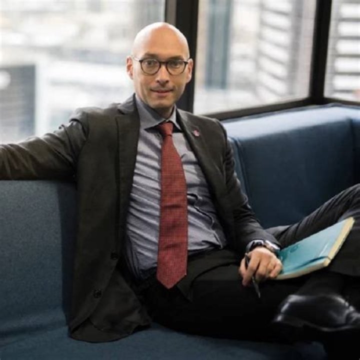 Michael Combs Net Worth: Exploring the Wealth and Success of a Rising Star